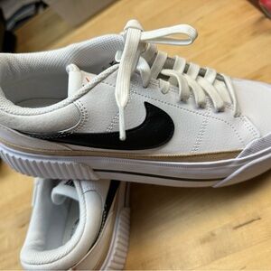 Nike Court Legacy Lift